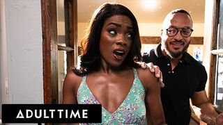 Unatkozó feleség Ana Foxxx párnán szexel és megreszeli kedvelő férje!