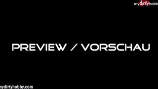 Szöszi tinédzser lány sztrapkóban pattan a faszra kint a castingon