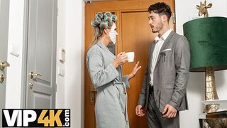 Az korosodó világos szőke francia anyuci újra csábít tini fickót