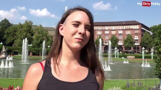 Német turista csaj kültéri anális kúrása