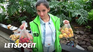 Kolumbiai milf mary gomez arcára spriccel a forró döngölés után