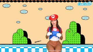 Sisi Rose gigászi popsikás cosplayje super mario makerben bula squirt órással
