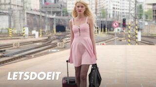 Szöszi Bree Haze kíméletlen kufircolás külföldön Neeo óriás faszával