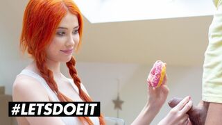 Gisha Forza nagyméretű cickós vörös bombe egy fánkot érő könyörtelen dugásért