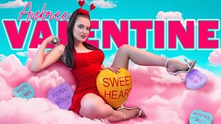 Lyuk a reflektorfényben: Aubree Valentine üvöltve élvezi, ahogy Donnie Rock az ujjaival a határig juttatja