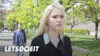 Vonzó lengyel világos szőke Misha Cross cumizza a külföldi vastag fazt külföldön és jól meglovagolja