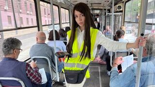 Buszvezető szuka megváltoztatja az életét és szétkúrja az utast