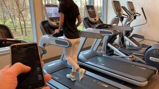 Nyilvános maszturbáció a teremben műfallosszal a fitnesz közben 3. rész