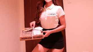 A pinay pizzás lányát megrépázza a vevő