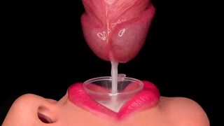 Közelről: a legjobb szopás, ami spriccelésre kényszerít a tölcséren keresztül! élvezés etetés! finom pippantás asmr 4k